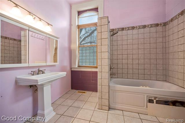 Builiding view six for 36950 Willow, New Boston, MI. 48164