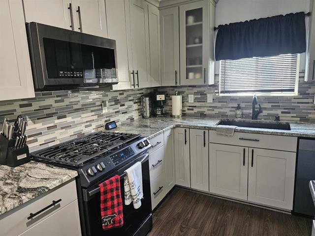 Builiding view nineteen for 36761 Willow, New Boston, MI. 48164