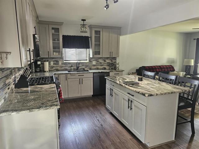 Builiding view seventeen for 36761 Willow, New Boston, MI. 48164