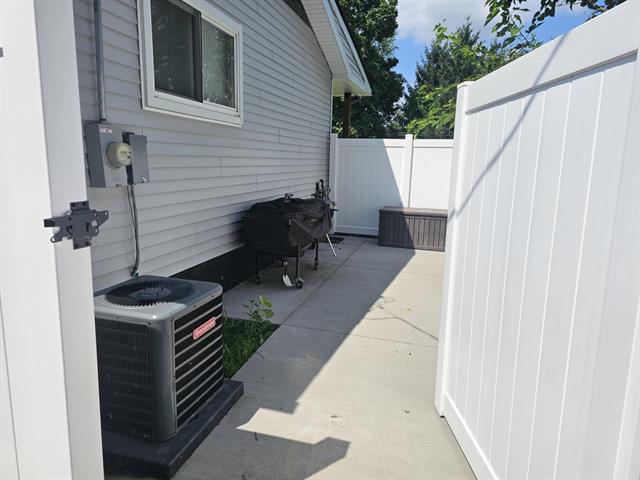 Builiding view thirteen for 36761 Willow, New Boston, MI. 48164