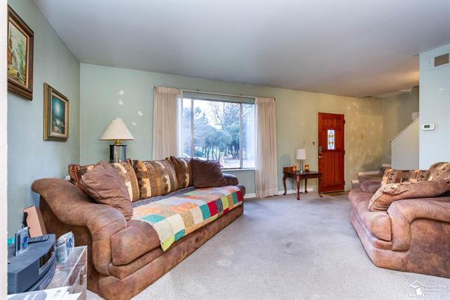 Builiding view seven for 30482 Dover, Flat Rock, MI. 48134