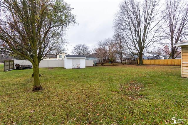 Builiding view thirty three for 30482 Dover, Flat Rock, MI. 48134