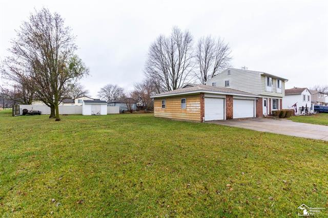 Builiding view thirty two for 30482 Dover, Flat Rock, MI. 48134