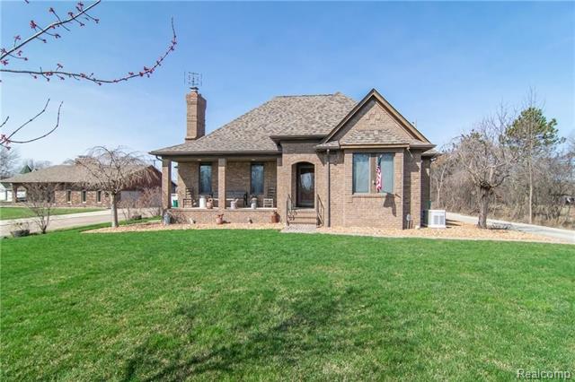 front view for 30500 Ostreich Rd, Rockwood, Mi. 48173