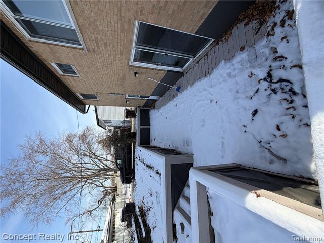 Builiding view thirty for 23556 Candace, Rockwood, MI. 48173