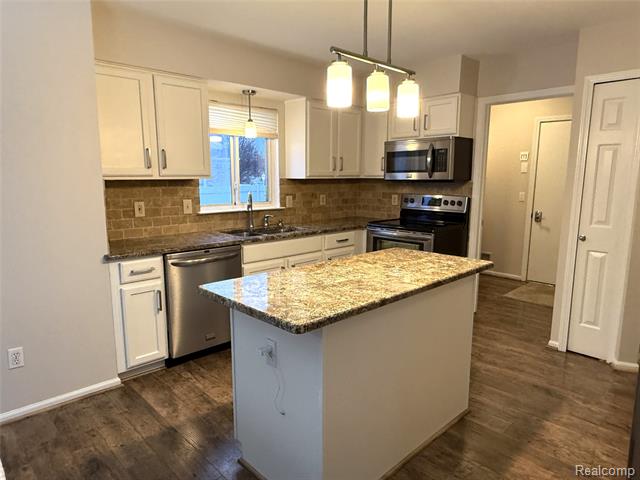 Builiding view five for 19468 Sexton, Rockwood, MI. 48173