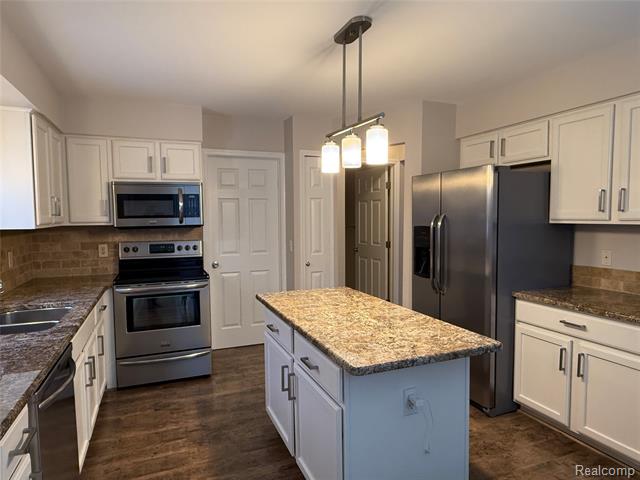 Builiding view six for 19468 Sexton, Rockwood, MI. 48173