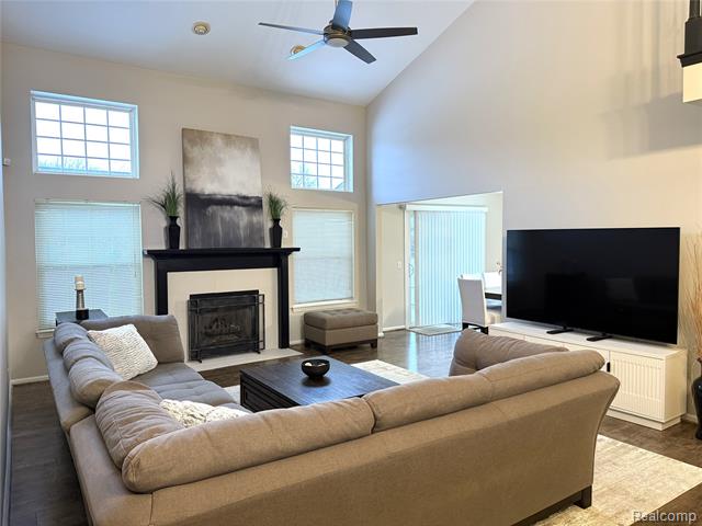 Builiding view thirteen for 19468 Sexton, Rockwood, MI. 48173