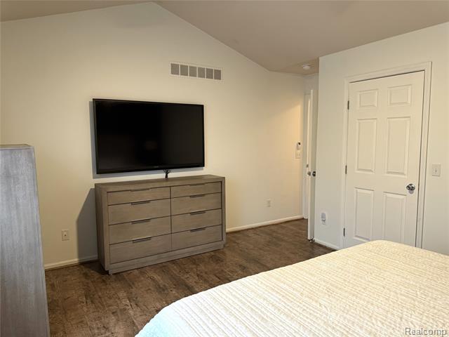 Builiding view twenty one for 19468 Sexton, Rockwood, MI. 48173