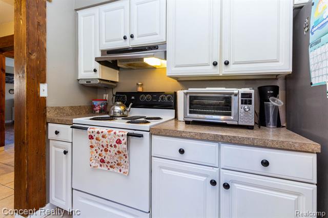 Builiding view fifteen for 26721 Huron River, Flat Rock, MI. 48134