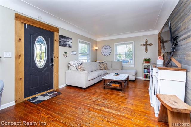 Builiding view six for 26721 Huron River, Flat Rock, MI. 48134