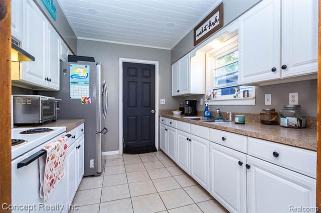 Builiding view thirteen for 26721 Huron River, Flat Rock, MI. 48134