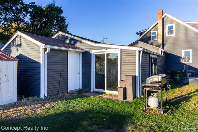 Builiding view thirty seven for 26721 Huron River, Flat Rock, MI. 48134