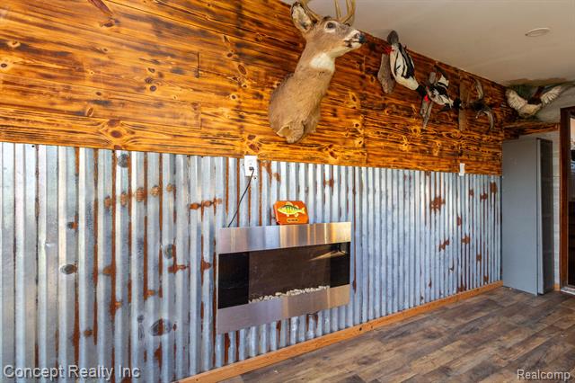 Builiding view thirty for 26721 Huron River, Flat Rock, MI. 48134