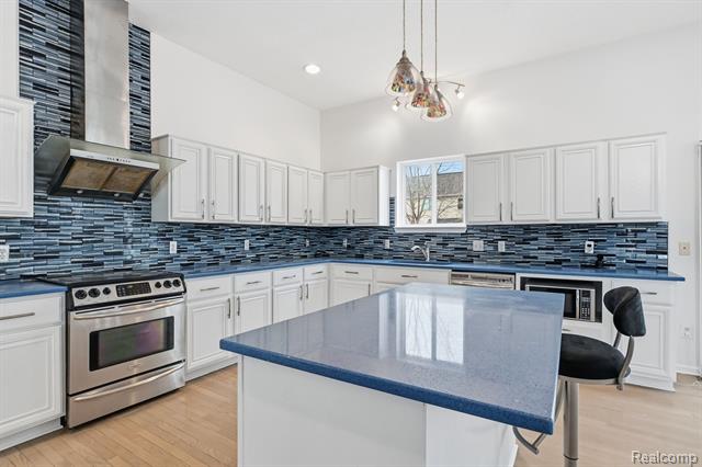 Builiding view eleven for 19270 Theresa, Rockwood, MI. 48173