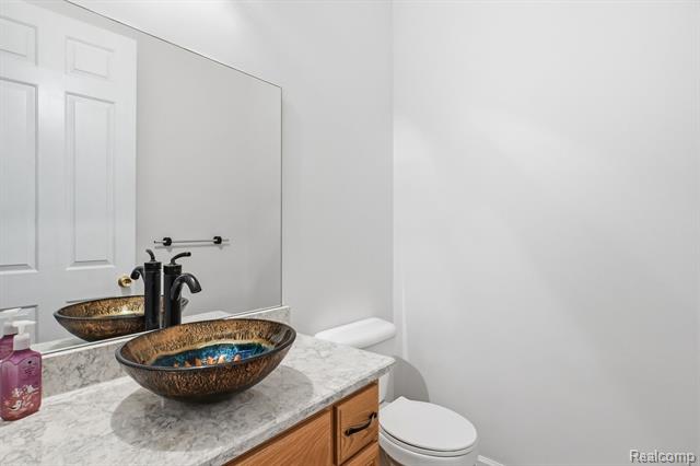 Builiding view fifteen for 19270 Theresa, Rockwood, MI. 48173