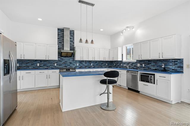 Builiding view seven for 19270 Theresa, Rockwood, MI. 48173