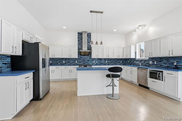 Builiding view twelve for 19270 Theresa, Rockwood, MI. 48173