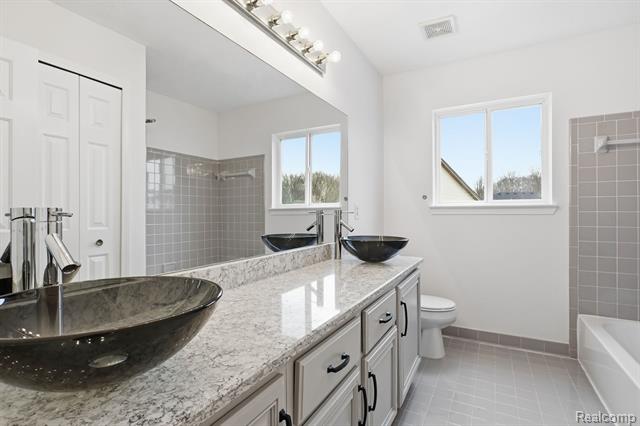 Builiding view twenty one for 19270 Theresa, Rockwood, MI. 48173