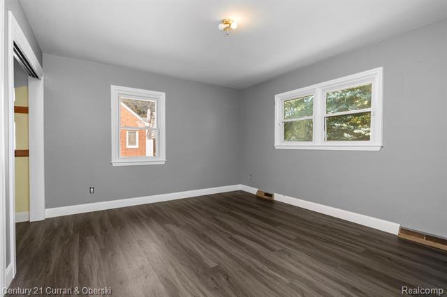 Builiding view seventeen for 26980 James, Flat Rock, MI. 48134