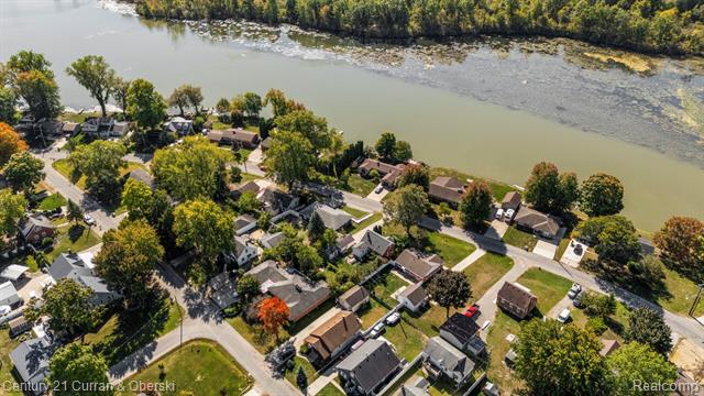 Builiding view thirty five for 26980 James, Flat Rock, MI. 48134