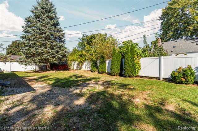 Builiding view thirty for 26980 James, Flat Rock, MI. 48134