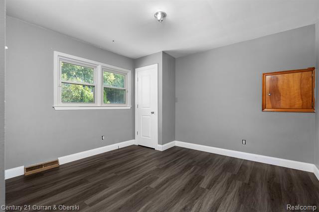 Builiding view twenty one for 26980 James, Flat Rock, MI. 48134