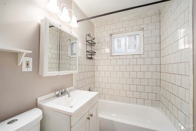 Builiding view eight for 20486 Gibraltar, Trenton, MI. 48183