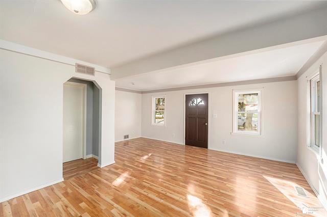 Builiding view five for 20486 Gibraltar, Trenton, MI. 48183