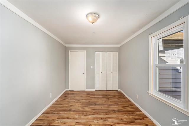 Builiding view ten for 20486 Gibraltar, Trenton, MI. 48183