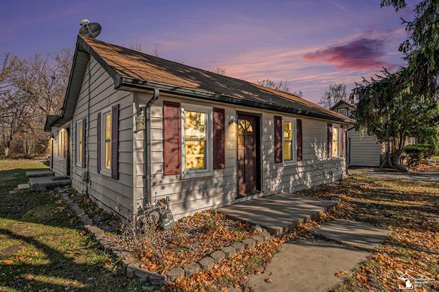 front view for 20486 Gibraltar Rd, Trenton, Mi. 48183