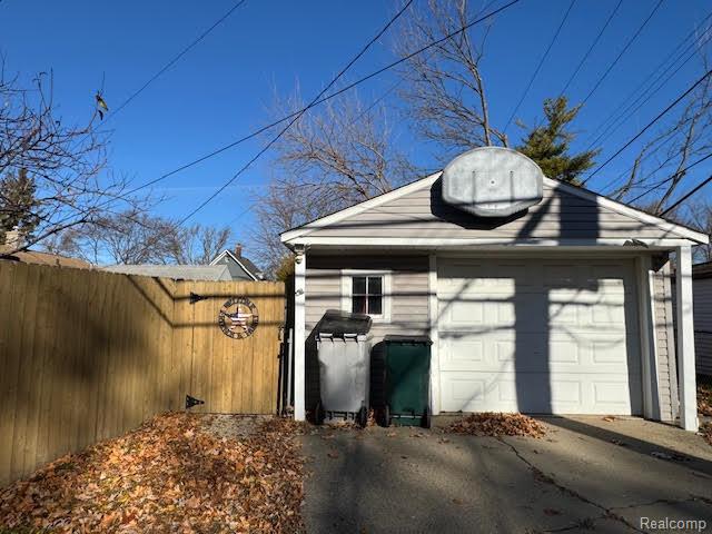 Builiding view nine for 23704 Couzens, Hazel Park, MI. 48030