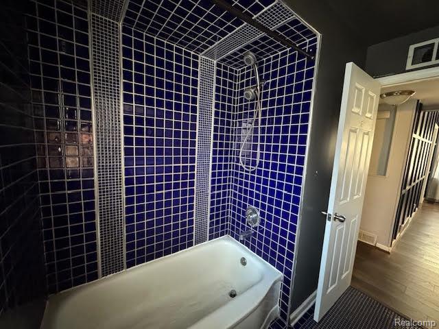 Builiding view thirty four for 23704 Couzens, Hazel Park, MI. 48030