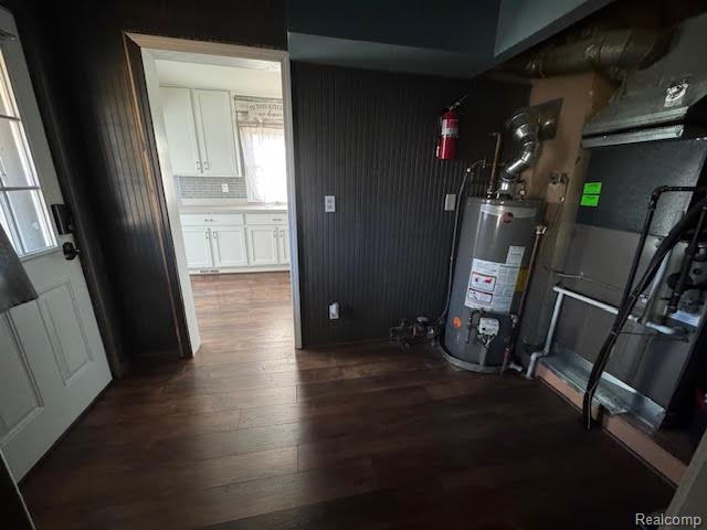 Builiding view thirty nine for 23704 Couzens, Hazel Park, MI. 48030