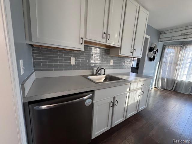 Builiding view twenty three for 23704 Couzens, Hazel Park, MI. 48030