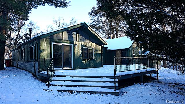 Builiding view eleven for 25865 Forestview, Southfield, MI. 48033