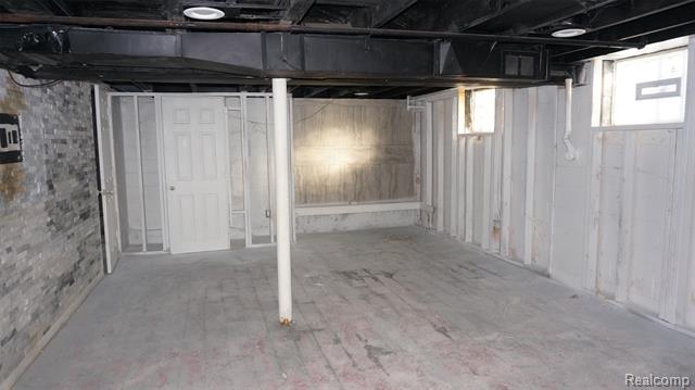 Builiding view nine for 25865 Forestview, Southfield, MI. 48033