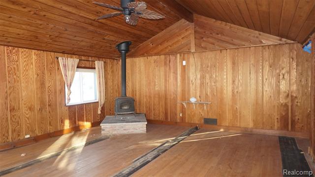 Builiding view ten for 25865 Forestview, Southfield, MI. 48033