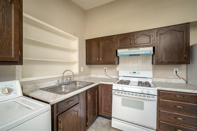 Builiding view four for 23723 Reynolds, Hazel Park, MI. 48030