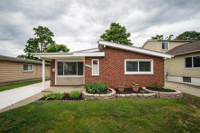 front view for 23723 Reynolds Ave, Hazel Park, Mi. 48030
