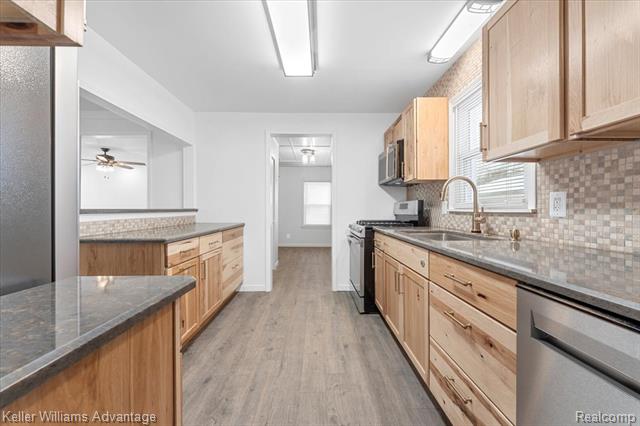 Builiding view five for 30456 West, New Boston, MI. 48164