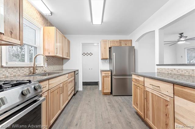 Builiding view seven for 30456 West, New Boston, MI. 48164