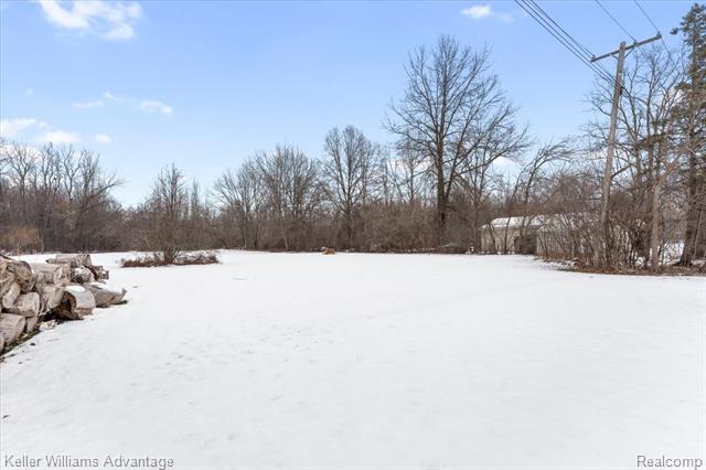 Builiding view thirty for 30456 West, New Boston, MI. 48164