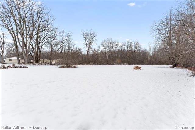 Builiding view twenty seven for 30456 West, New Boston, MI. 48164