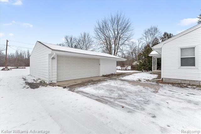 Builiding view twenty three for 30456 West, New Boston, MI. 48164