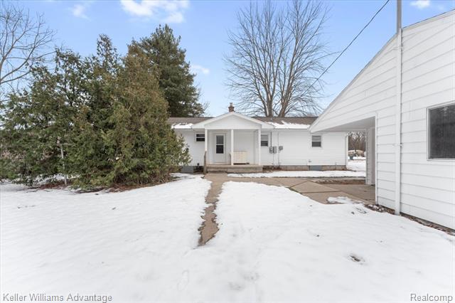 Builiding view twenty two for 30456 West, New Boston, MI. 48164