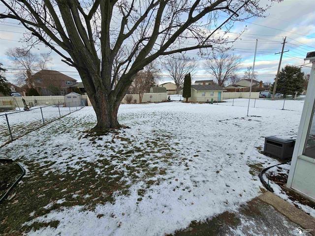 Builiding view seventeen for 22534 Provincial, Trenton, MI. 48183