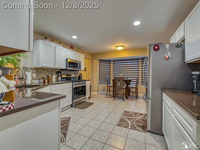 Builiding view twenty seven for 25247 Warren, Flat Rock, MI. 48134