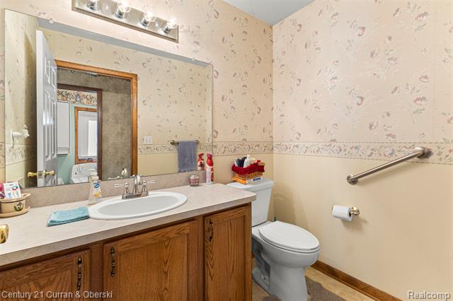 Builiding view seventeen for 23851 Andrew, Flat Rock, MI. 48134