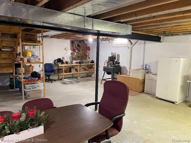 Builiding view thirty three for 23851 Andrew, Flat Rock, MI. 48134